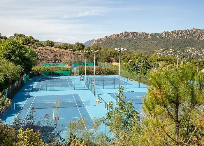 Apartamento Les Bastides - O6 014 By Interhome Saint-Raphaël