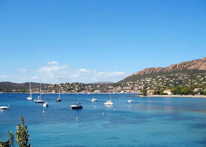 Apartamento Les Bastides - O6 014 By Interhome Saint-Raphaël