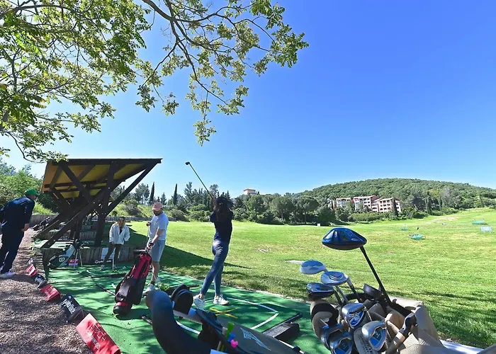 Apartamento Les Bastides - O6 014 By Interhome Saint-Raphaël